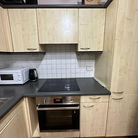 A 2 Standard Bedrooms Flat Londres Exterior foto