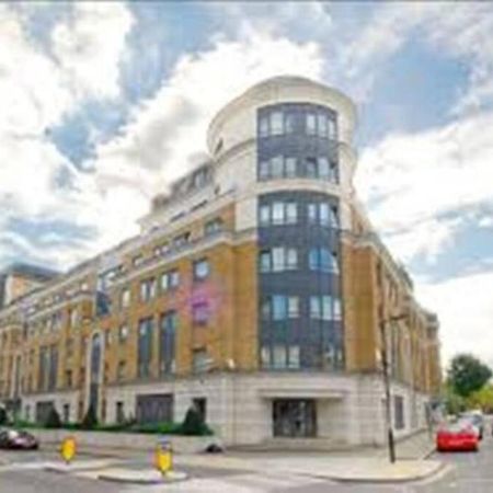 A 2 Standard Bedrooms Flat Londres Exterior foto