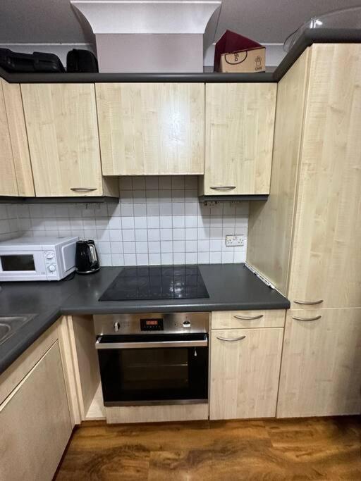 A 2 Standard Bedrooms Flat Londres Exterior foto