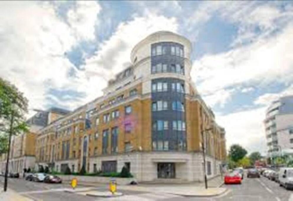 A 2 Standard Bedrooms Flat Londres Exterior foto