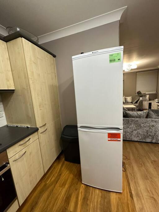 A 2 Standard Bedrooms Flat Londres Exterior foto